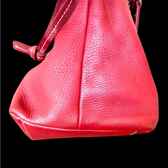 Dooney and Bourke red pebble leather Chiara Bag - Picture 6 of 10
